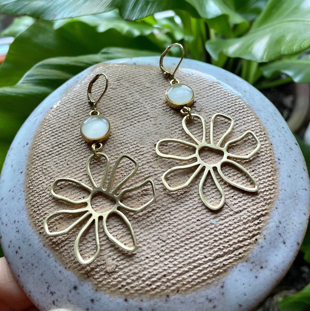 ■VINTAGE HOLLYWOOD■ Nature Daisy Earrings VH2435EA001M il_1080xN.5539494610_5i8y.jpg