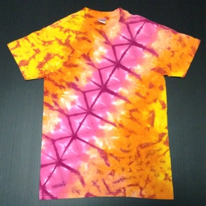 ●PINK PINEAPPLE● TIE DYE TIGHT TSHIRTYELLOW m1037_1053443 The Pink Pineapple Tie Dye T Shirt (short Sleeve & Long