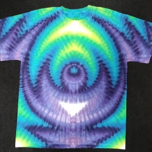 Tie Dye Shirt, Tie Dyed Shirt, Tiedye Shirt, Rainbow Tie Dye, Tribal Tie Dye, Psychedelic Tie Dye, Größe Medium, Größe M, Hippie Tiedye, A5