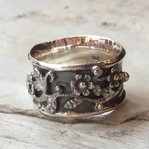 Floral Silber Ring, Blumen Ring, Boho Ring, einfaches Band, Sterling Silber Band, breites Band, Floral Band, Boho Ring - Floral Day R2371