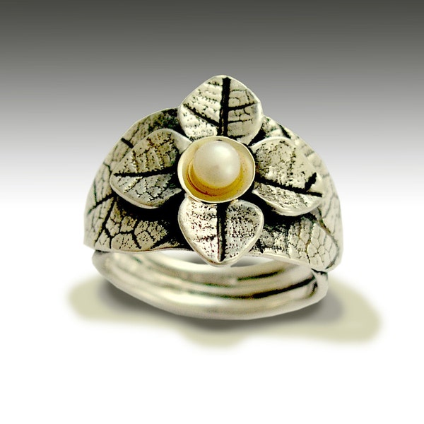 Parelring, sterlingzilveren ring, zilveren geelgouden ring, botanische ring, bosring, verlovingsring met twee tinten - Never too far (€ 1695)