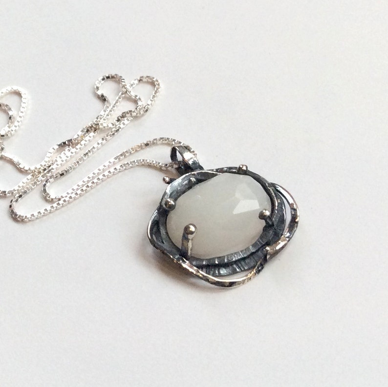 White agate pendant Clearance