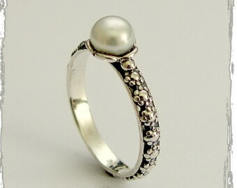 Anello sottile, anello floreale, anello in argento sterling, anello delicato, anello semplice, anello floreale, anello con perla singola, anello impilabile - Segni del tempo R1694