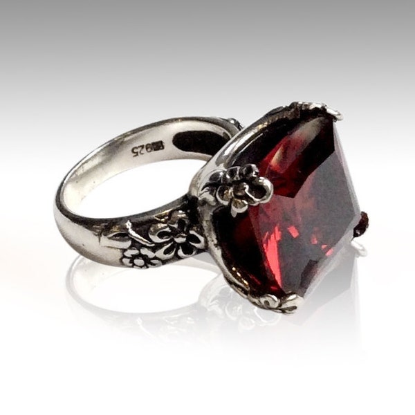 Anillo de piedra grande, anillo de piedra de corte rosa, anillo granate, anillo de plata floral, anillo de compromiso alternativo, anillo de declaración - Hola primavera R2272-1