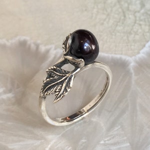 Black pearl ring, Thin leaf ring, silver leaf, engagement ring, pearl ring, woodland ring, sterling silver ring - Signs of love R2591