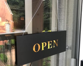 Open/Closed Door Sign - Glass Door Signage for Shops, Restaurants, and Businesses - Plastic Hanging Signs with Suction Cups