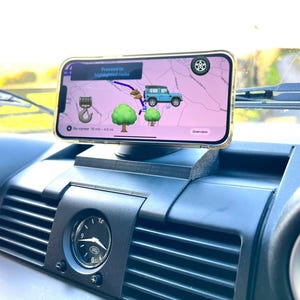 Sistema de montaje en tablero para Land Rover Defender - Soporte MagSafe para iPhone - Montaje horizontal / Base incluida