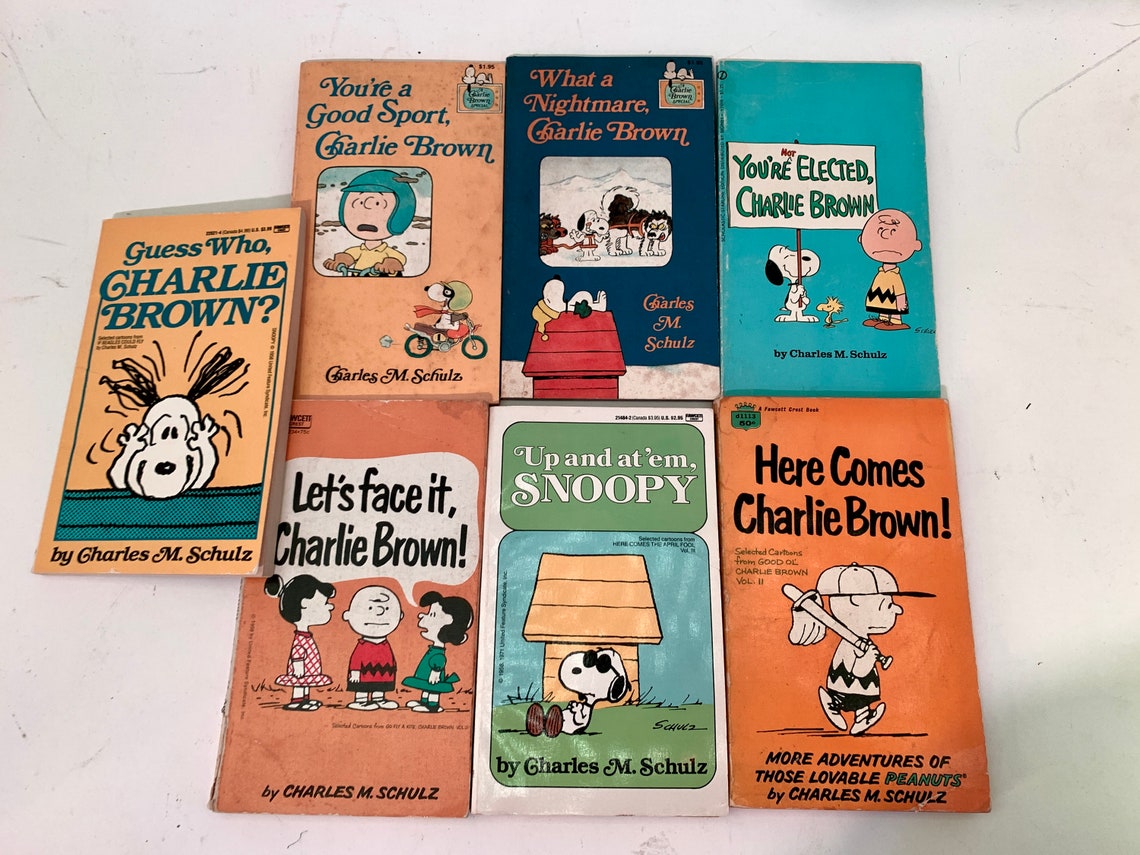 Vintage lot of Charlie Brown comic books Charles M Schultz Etsy