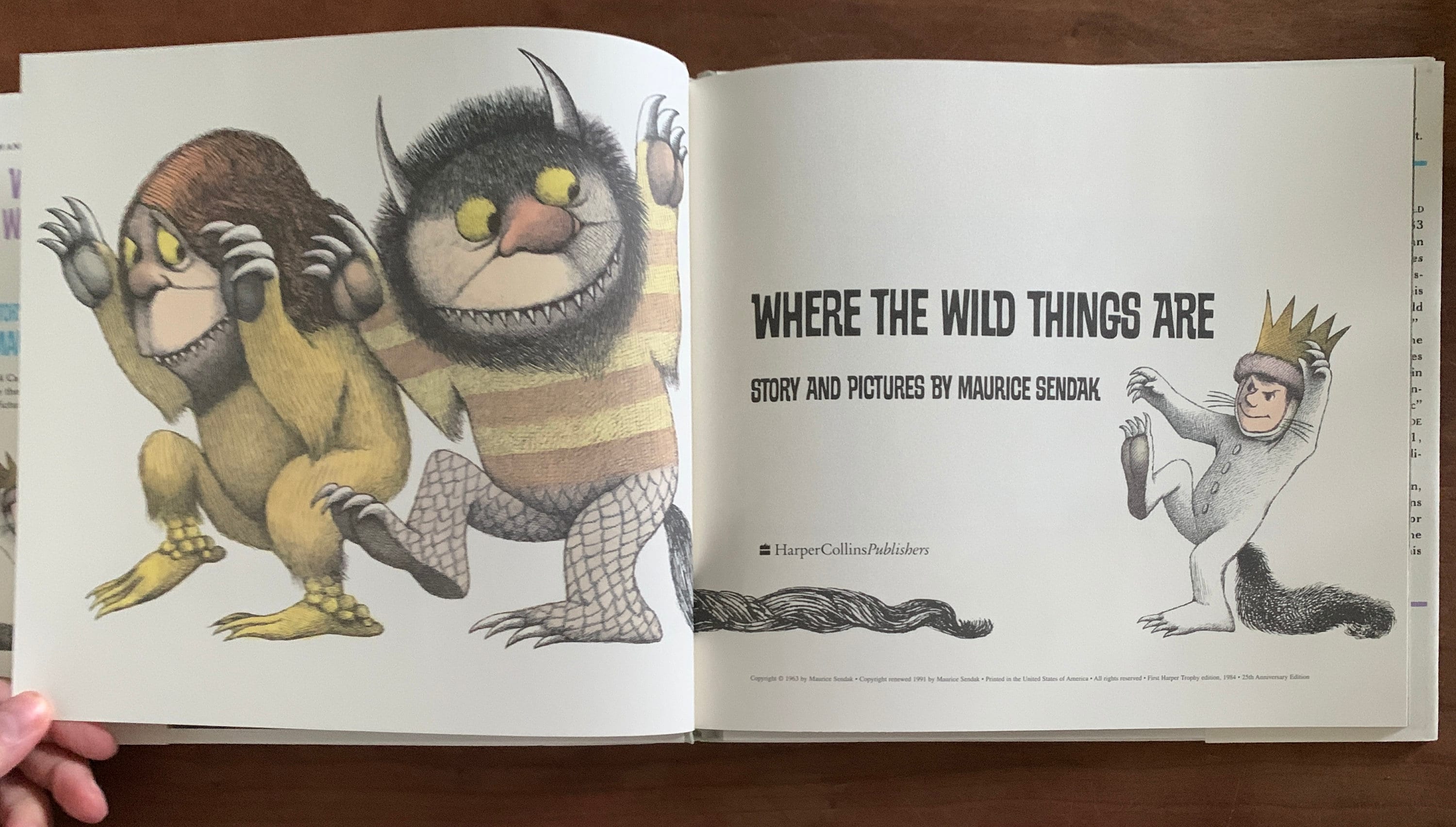 Children's Fantasy Adventure Book Where The Wild Things Are Paperback By Maurice Sendak - Caldecott Award Winner Classic Children's Literature - Foto 7