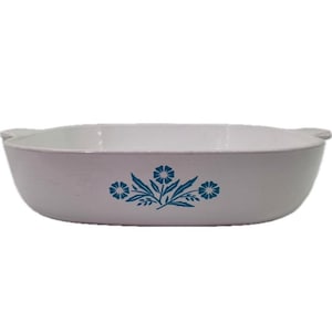 1960&#39;s Vintage Corning Ware Blue Cornflower Casserole 10 in. P-10-B
