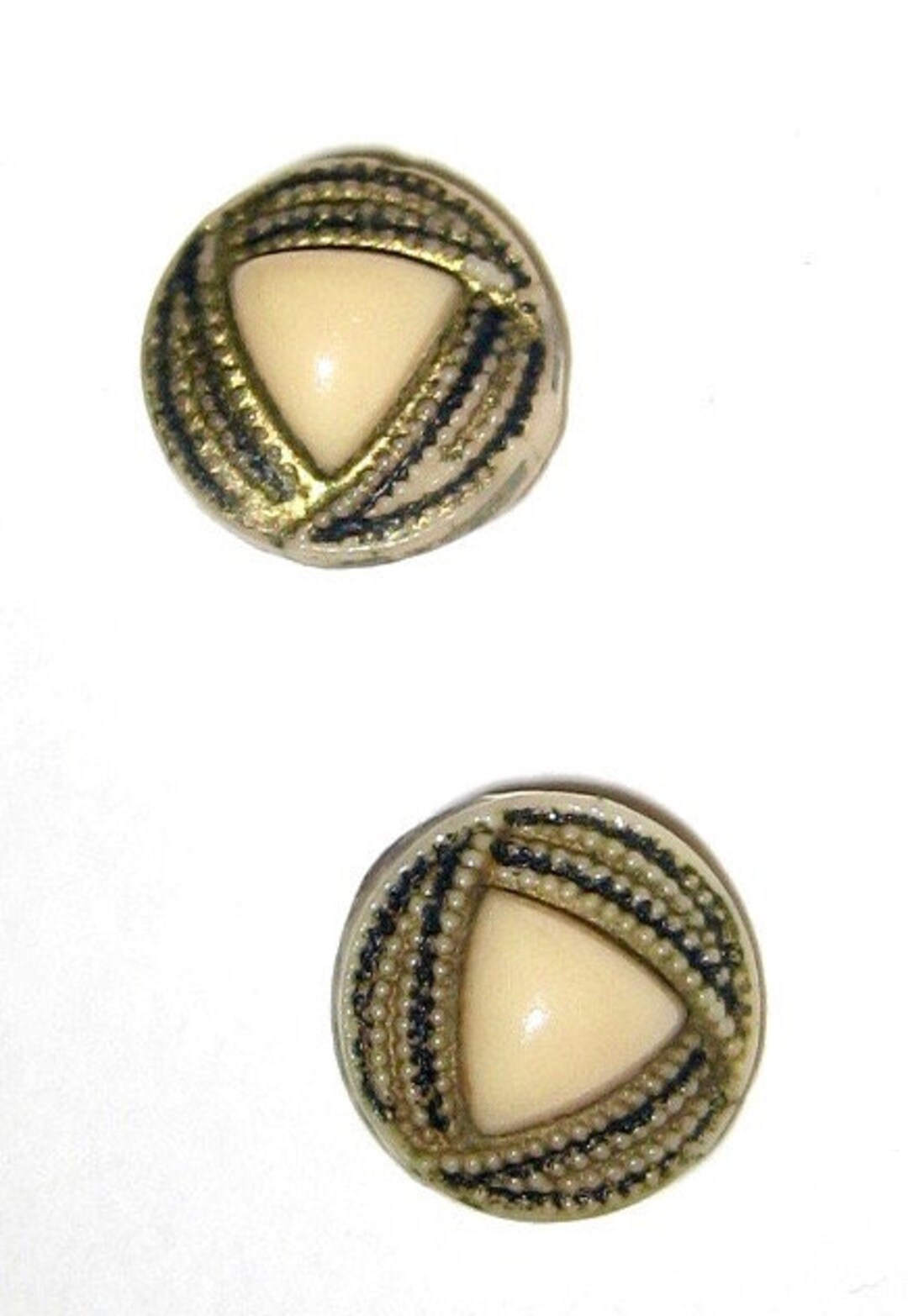 Itsy Bitsy Elegant Vintage or Antique Buttons for Collectors, Jewelry