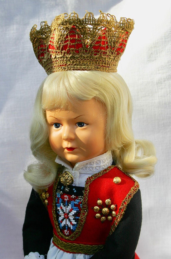Vintage norwegian dolls top