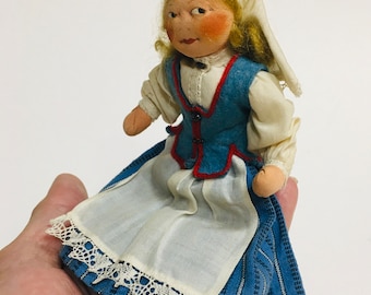 Trøndelag Girl Rønnaug Petterssen Flat Face Doll Creation, Vintage Norwegian Miniature Material Art Nice Gift