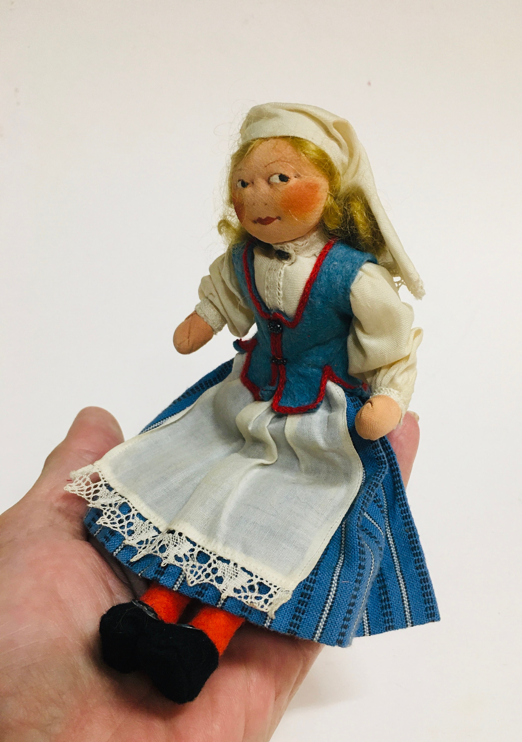 Trøndelag Girl Rønnaug Petterssen Flat Face Doll Creation, Vintage