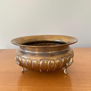 Vintage mässingspott med ben - Klassisk dekorativ växthållare - Antik mässings heminredning