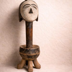 Grande scultura tribale in legno – Pezzo forte – Arte africana – Oggetto scultoreo – Collezione Maison Paragone