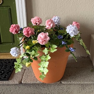 DOLLS HOUSE Summer Plant Pot | Miniature Planter | 1:12 Scale