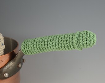 ManHandle™ Pot Holder in Evergreen
