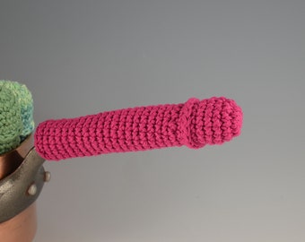 ManHandle™ Pot Holder in Berry Crush