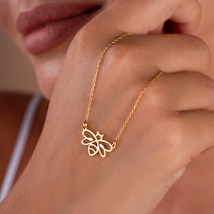 Gold Honey Bee Necklace, Queen Bee Necklace, 925k Sterling Silver Bee Necklace, Bee Pendant, Honey Bee Charm, Bumble Bee Necklace