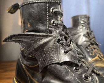 Bat Wing Boot Lace Accessory Set – 4pc Gothic Lace Charms for Boots