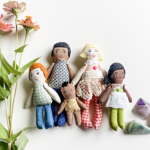Personalized Doll House Family, Family of 5 Dolls, 1:12 scale, Ready in 2-3 weeks!