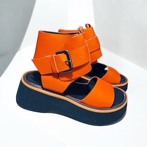 Handgefertigte stilvolle bequeme Damen Plateau Sandalen mit verstellbarer Schnalle, Knöchelriemen, Orange Leder, Plateau Sandalen, Sommerschuhe