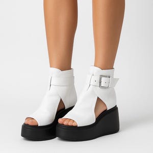 Handmade Lightweight Platform Sandals, Adjustable White Leather Sandals with Buckles, Comfortable Women&#39;s  Summer shoes Leather platform