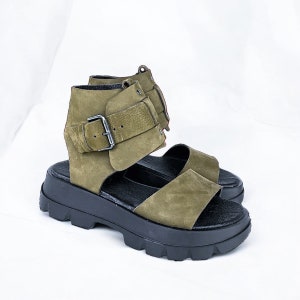 Handmade Stylish Comfortable Women&#39;s Platform Sandals with Adjustable Buckle, Ankle strap,Green leather Platform sandals, Summer shoes Women