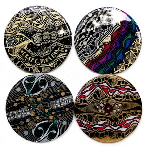 Conjunto de cuatro posavasos cd, arte de resina, decoración del hogar, "Zentangle" diseño dibujado a mano CD Coasters, conjunto único de posavasos, regalo de bienvenida