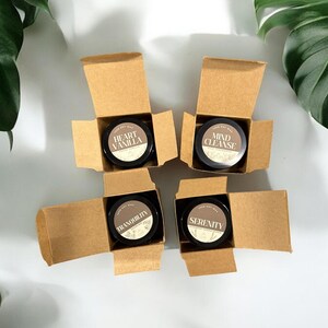 Set regalo di candele curative – Confezione da 4 candele in cera di soia al 100% per lei – Candele antistress – Durata di combustione di 20 ore – Regalo per le feste o per il compleanno immagine 2