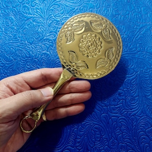 Oshun sopera Brass 7&quot; fan abebe Osun ide Ore yeyeo Osun Oxum orisa Yoruba Lucumi Candomble ide crown ashe santo bronze Iyanifa ochun ibu