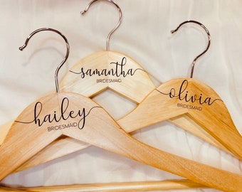 Bride Hanger Personalized Engraved Groom and Bride Hangers Wedding Dress Hanger Engraved Groom bride Hangers Ceintre marie la boda bridemaid