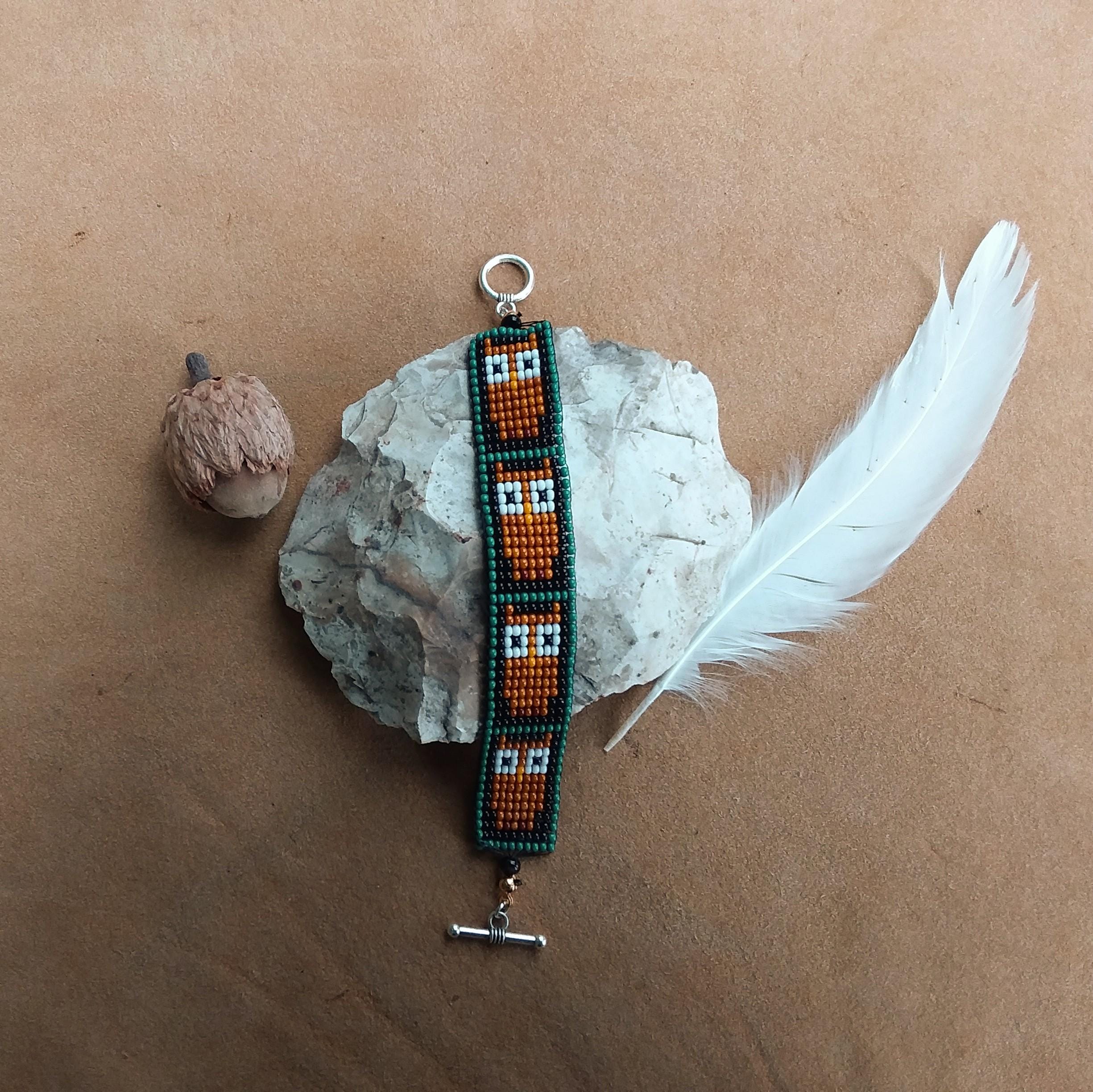 OWLS. Beaded Bracelet.