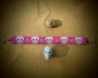 Skull  on Pink. Loom beaded bracelet.