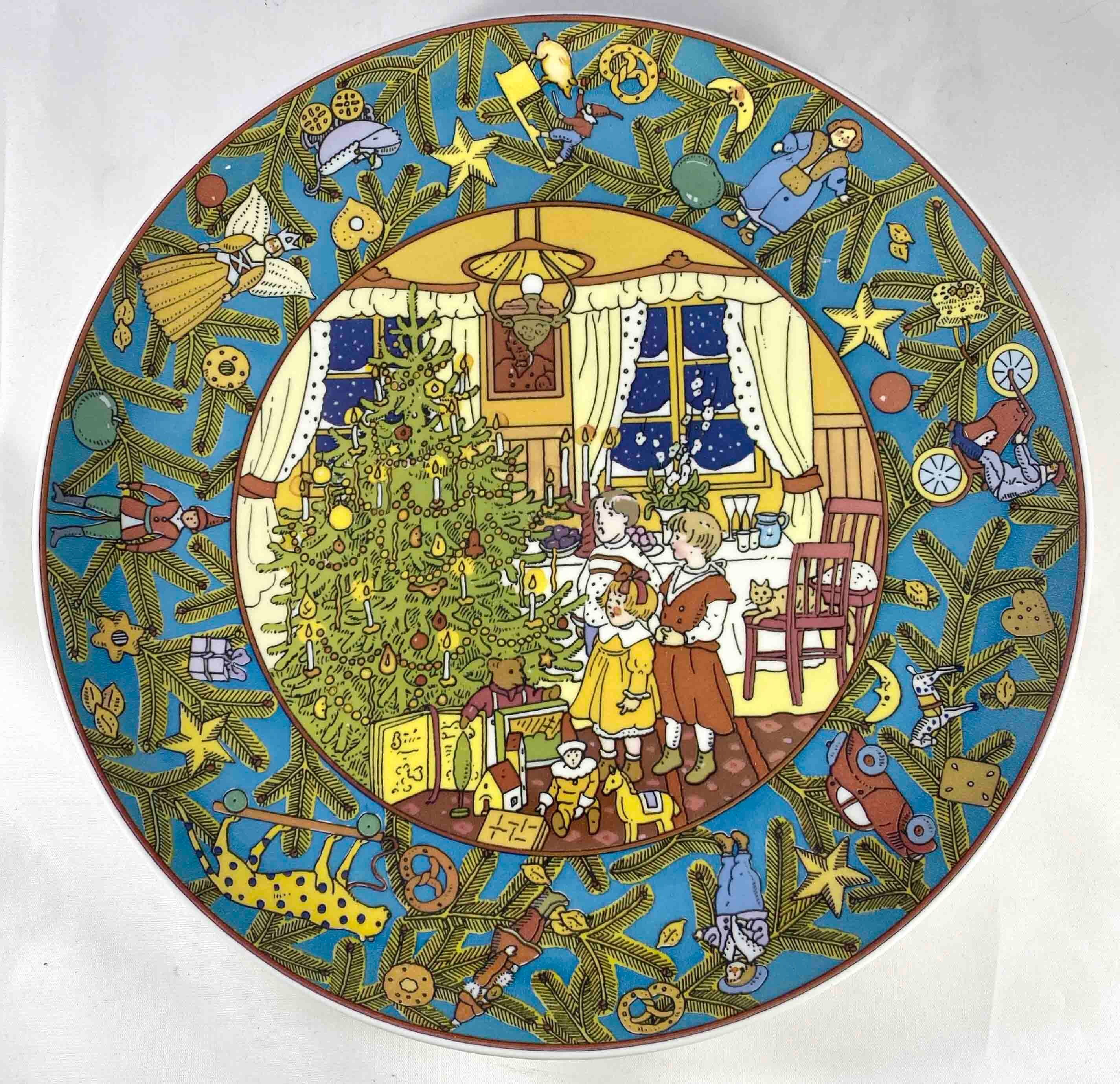 Villeroy & Boch, Christmas in Europe, ALPENLÄNDER, Christmas, Vintage Wall  Plate Gift Pastry Bowl 