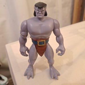 Vintage Kenner (1995) Gargoyles Stone Armor Goliath Action Figure (No Wings)