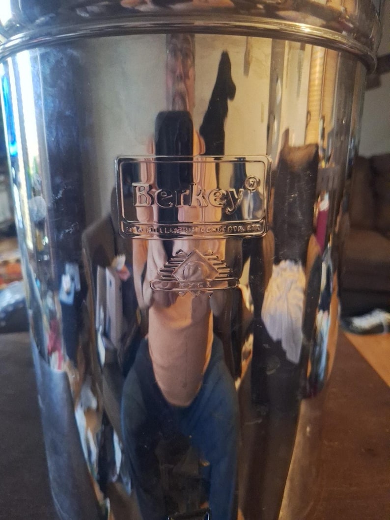 Sistema de filtro de agua Royal Berkey de 12,3 litros (3,25 galones), sin base. imagen 3