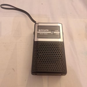 Vintage Panasonic AM Transistor Radio Model R-1027 Solid State Pocket Radio 1975