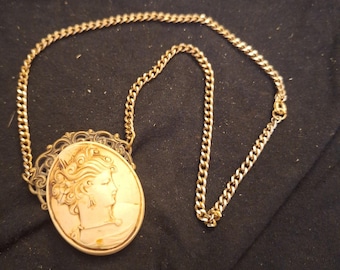 antique Cameo Necklace Beautiful Old Piece 17 Inch Goldtone Metal Back & Chain