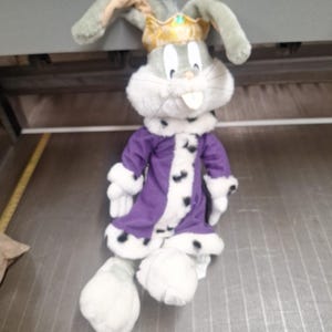 Looney Tunes-Bugs Bunny-King-25&quot; Tall-Warner Bros-1997-Vintage