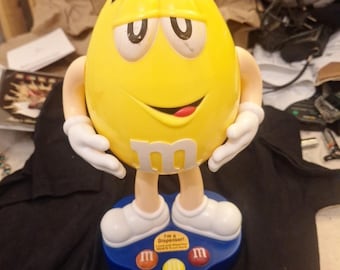 Distributeur de bonbons M & M 10" de haut Jaune M et M