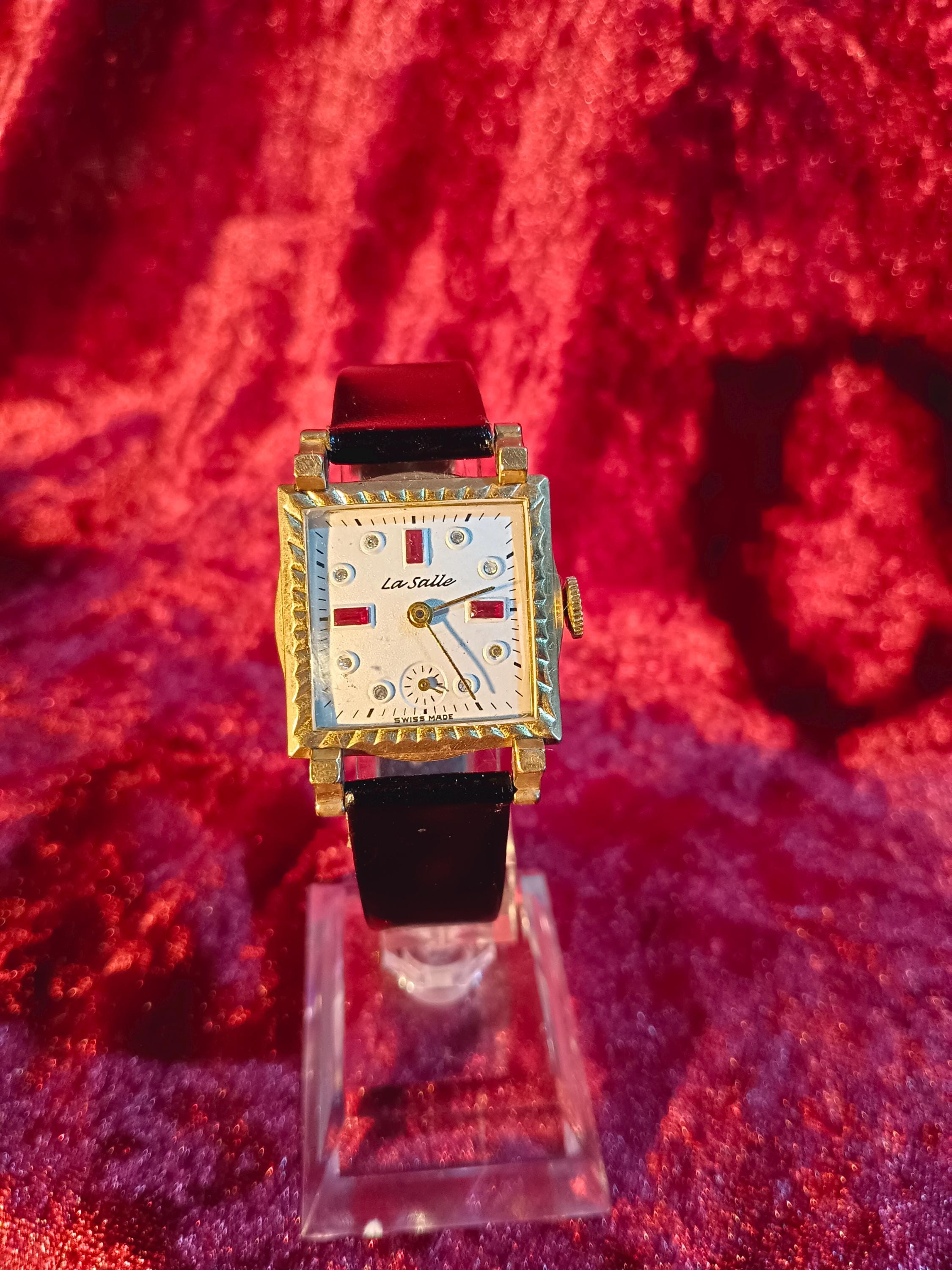 Montre Femme Avia Classic 100 - Plaqué Or 18K, électrique, Occasion, Swiss Made