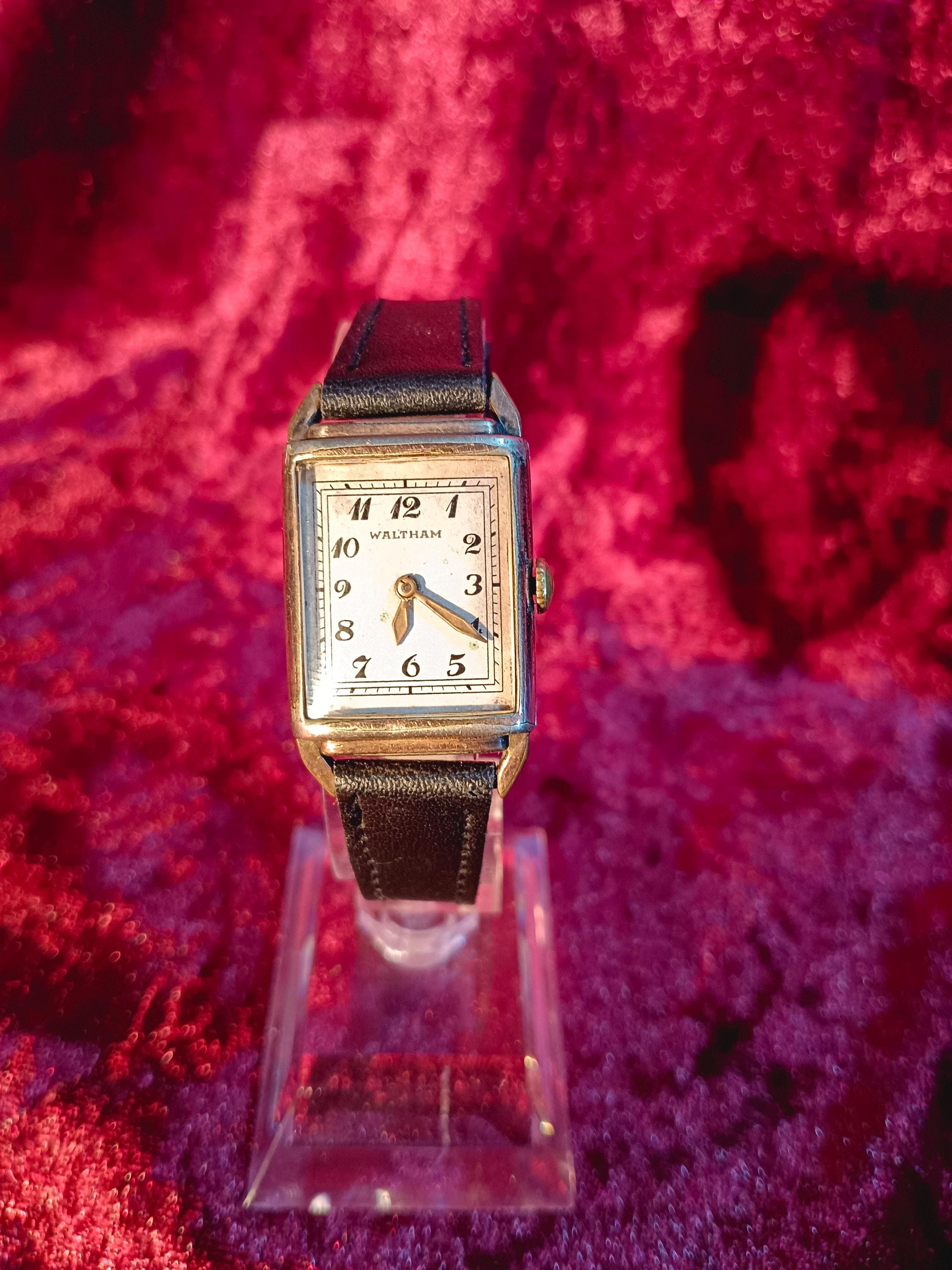 Vintage Waltham Gold And Red Leather Band Watch Vintage Waltham Red Arrow Seconds Gold Tone | Mercari main image 3