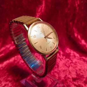 HAMILTON MENS AUTOMATIC swiss model 677