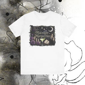 Margaritas de medianoche Magia práctica Estilo vintage Vibra gótica Bruja Ephemera Arte Camiseta