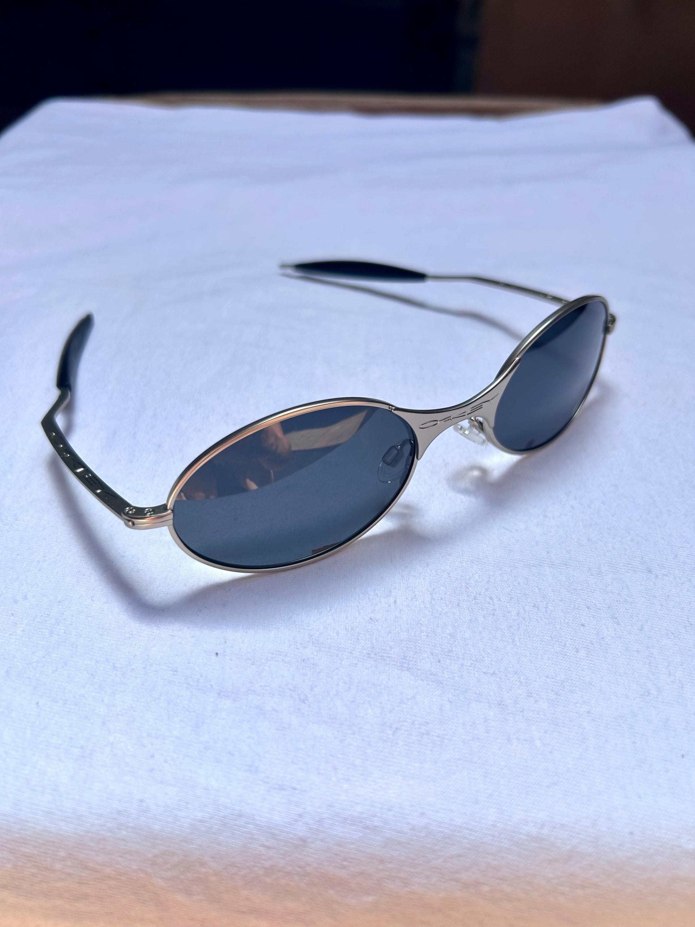 レア オークリー e-wire チタンフレーム 楽天市場】オークリー サングラス T-WIRE チタン製 メタル