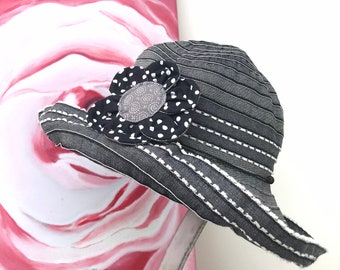 Gray Sun Hat with Fabric Rose Pin - Adjustable Packable Travel Hat