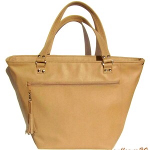Tan Leather Tote Bag With Top Zipper Closure