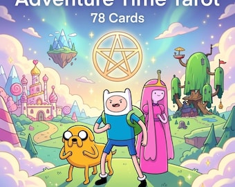 Op de afbeelding: Een geïllustreerd Adventure Time Tarot deck met 78 kaarten. De afbeelding toont Finn, Jake en Princess Bubblegum in een kleurrijk landschap met een kasteel, zwevende bergen en een gouden pentagram.